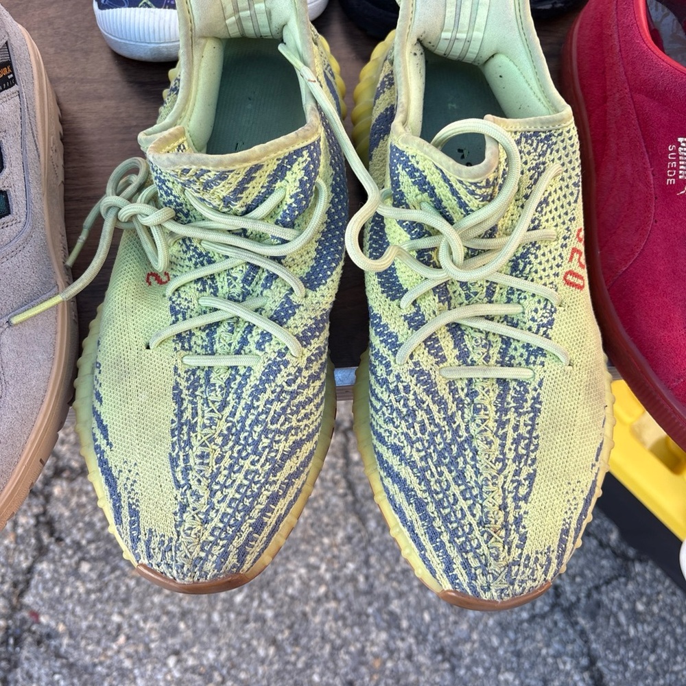 adidas Yeezy Boost 350 V2